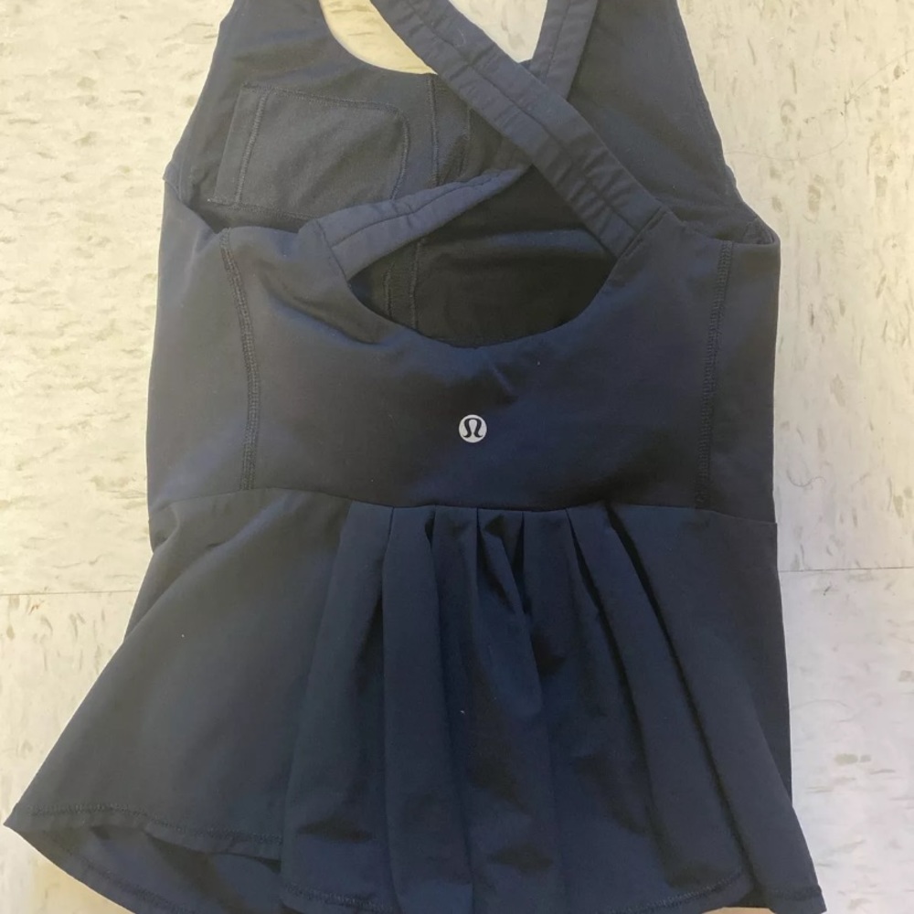 Women’s Lululemon tank!